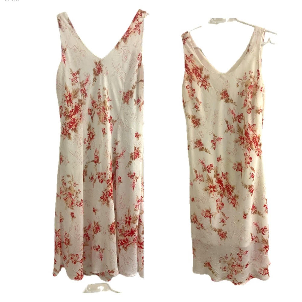 Traditions, Floral midi, Rounded neck  and V-NeckI back dress.
